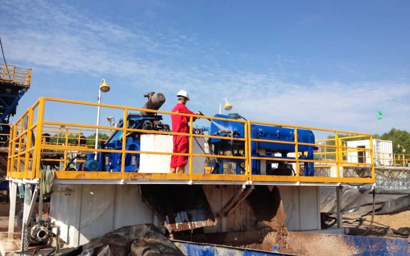 decanter-centrifuge-oil-based-mud-treatment.jpg